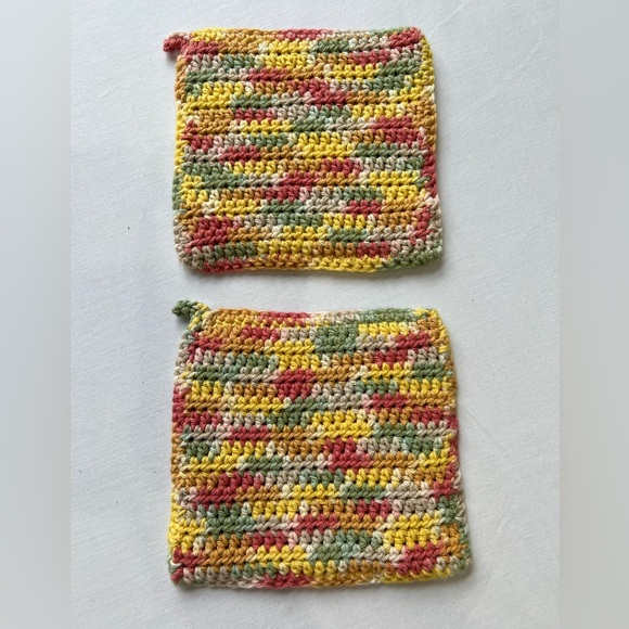 2 Hand Crocheted pot holders or Trivets - Picture 1 of 2